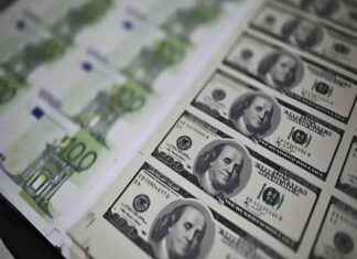 Major Bust in Karachi: FIA Arrests Two and Seizes 4,500 Fake US Dollars major-bust-in-karachi-fa-arrests-two-and-seizes-4500-fake-us-dollars