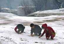 Snowfall in Khyber Pakhtunkhwa Leads to Traffic Disruptions and Increased Cold snowfall-in-khyber-pakhtunkhwa-leads-to-traffic-disruptions-and-ncreased-cold