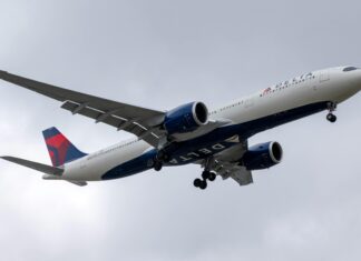 Ensuring Aviation Safety: Delta Flight DL275 Diverted at LAX – A Critical Review Delta Flight DL275 diverted, DL275 LAX diversion, Delta emergency landing LAX, DL275 flight update, Delta diverted flight news, DL275 incident report, LAX airport flight diversion